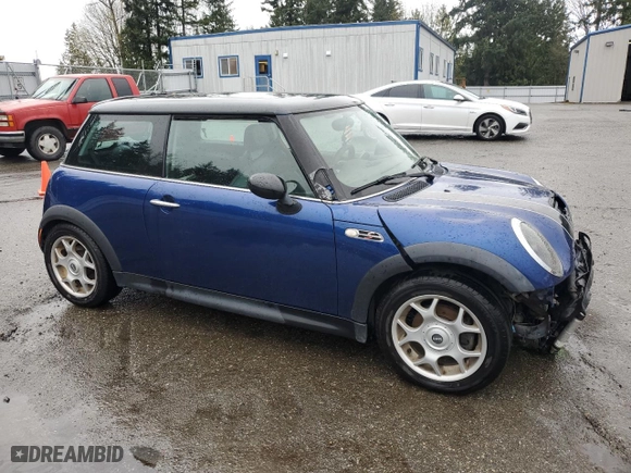 2004 MINI Cooper Hardtop S with VIN WMWRE33434TD88211, listed as a Copart auction lot 52199975 with 0 mi miles and Clean Title. Bid and sale history available at carsss.com. Image 4.