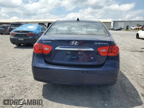 2010 Hyundai Elantra GLS z VIN KMHDU4AD6AU940758, wystawiony jako Copart lot #55929485 z przebiegiem 117 907 mil mil oraz Czysty tytuł • Clean title. Historia ofert i sprzedaży dostępna na DreamBid. Obrazek 6.