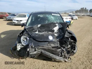 2003 Volkswagen New Beetle Coupe S with VIN 3VWFE21C53M426667, listed as a Copart auction lot 42253575 with 189,558 mi miles and Salvage Title. Bid and sale history available at carsss.com. Image 5.