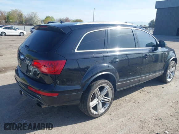 2013 Audi Q7 3.0T S line Prestige with VIN WA1DGAFE4DD012781, listed as a IAAI auction lot 42018030 with 144,986 mi miles. Bid and sale history available at carsss.com. Image 4.