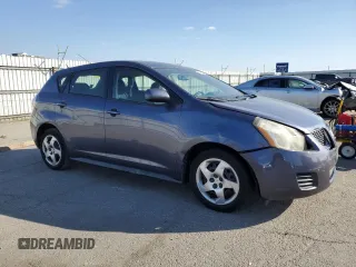 2010 Pontiac Vibe 1SA z VIN 5Y2SP6E82AZ414187, wystawiony jako Copart lot #46000845 z przebiegiem 156 870 mil mil oraz Szkoda całkowita • Salvage title. Historia ofert i sprzedaży dostępna na DreamBid. Obrazek 4.