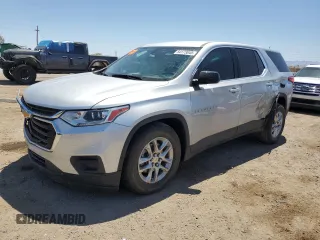2021 Chevrolet Traverse LS z VIN 1GNERFKW0MJ168423, wystawiony jako Copart lot #54173045 z przebiegiem 54 012 mil mil oraz Szkoda całkowita • Salvage title. Historia ofert i sprzedaży dostępna na DreamBid. Obrazek 1.