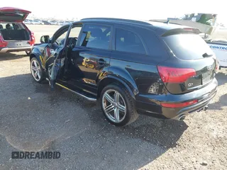 2015 Audi Q7 3.0L TDI Prestige with VIN WA1WMAFE2FD022262, listed as a IAAI auction lot 41969144 with 271,507 mi miles. Bid and sale history available at carsss.com. Image 3.