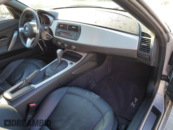 2008 BMW Z4 3.0i with VIN 4USBU33548LW76249, listed as a Copart auction lot 45762965 with 23,352 mi miles and Salvage title. Bid and sale history available at DreamBid. Image 8.