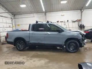 2024 Honda Ridgeline Sport z VIN 5FPYK3F16RB015283, wystawiony jako IAAI lot #42177340 z przebiegiem 7 581 mil mil oraz . Historia ofert i sprzedaży dostępna na DreamBid. Obrazek 13.