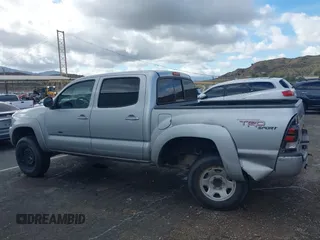 2007 Toyota Tacoma PreRunner z VIN 5TEJU62N17Z386619, wystawiony jako IAAI lot #41476639 z przebiegiem 232 440 mil mil oraz . Historia ofert i sprzedaży dostępna na DreamBid. Obrazek 14.