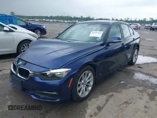 2017 BMW 3 Series 320i z VIN WBA8E1G3XHNU15607, wystawiony jako IAAI lot #42117103 z przebiegiem Nie podano mil oraz . Historia ofert i sprzedaży dostępna na DreamBid. Obrazek 2.