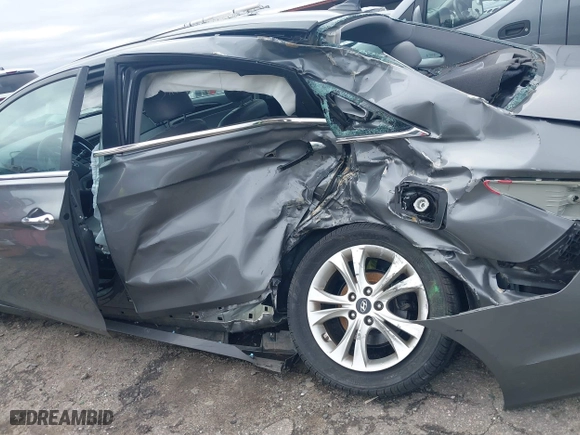 2013 Hyundai Sonata SE with VIN 5NPEC4AC8DH676492, listed as a IAAI auction lot 41804450 with 145,707 mi miles. Bid and sale history available at carsss.com. Image 6.