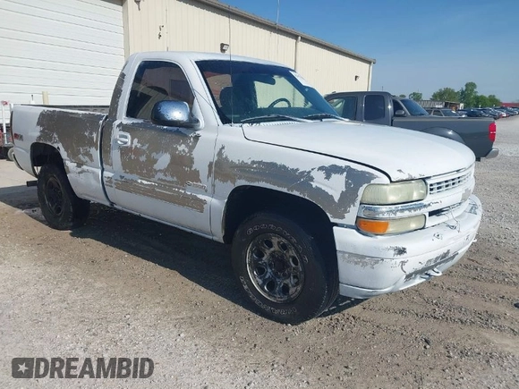 2002 Chevrolet Silverado 1500 LS with VIN 1GCEK14T92Z288688, listed as a IAAI auction lot 42051696 with 271,905 mi miles. Bid and sale history available at carsss.com. Image 1.
