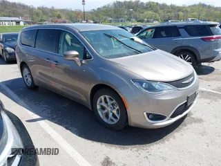 2018 Chrysler Pacifica Touring Plus with VIN 2C4RC1FG4JR306554, listed as a IAAI auction lot 41984255 with 107,109 mi miles and . Bid and sale history available at DreamBid. Image 1.