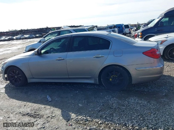 2013 Hyundai Genesis 3.8L with VIN KMHGC4DD0DU225085, listed as a IAAI auction lot 41563455 with NaN miles. Bid and sale history available at carsss.com. Image 13.