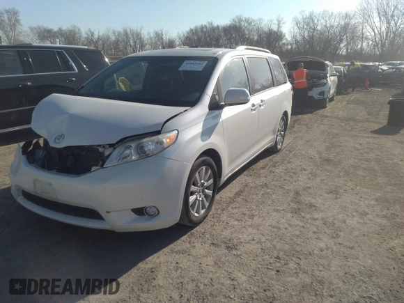 2014 Toyota Sienna XLE with VIN 5TDYK3DC3ES491381, listed as a IAAI auction lot 41803362 with 253,940 mi miles. Bid and sale history available at carsss.com. Image 17.