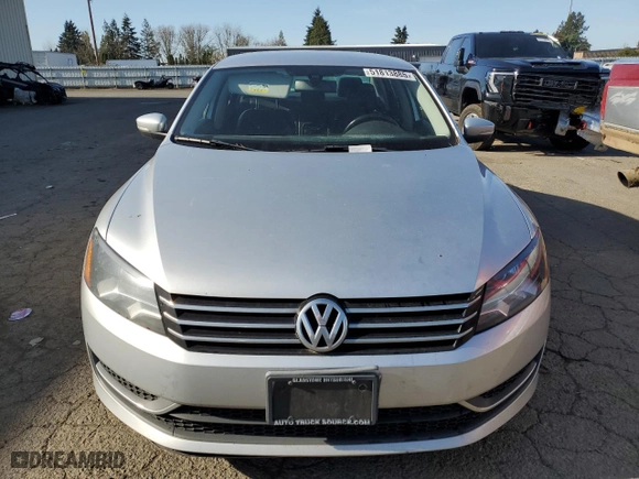 2014 Volkswagen Passat SE with VIN 1VWBP7A38EC008825, listed as a Copart auction lot 51813885 with 197,754 mi miles and Clean Title. Bid and sale history available at carsss.com. Image 5.