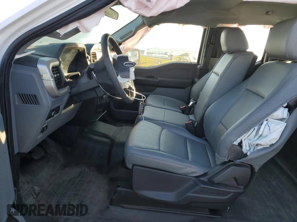 2022 Ford F-150 XL z VIN 1FTEX1CB2NKE71227, wystawiony jako Copart lot #41760385 z przebiegiem 27 946 mil mil oraz Szkoda całkowita • Salvage title. Historia ofert i sprzedaży dostępna na DreamBid. Obrazek 7.