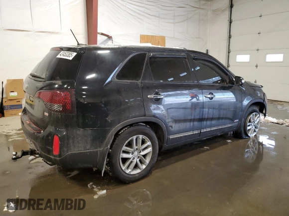 2015 Kia Sorento LX with VIN 5XYKTCA62FG582934, listed as a Copart auction lot 42453385 with 169,718 mi miles and Salvage Title. Bid and sale history available at DreamBid. Image 3.