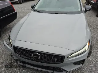 2025 Volvo S60 Plus with VIN 7JRL12GC1SG365692, listed as a Copart auction lot 84091954 with 260 mi miles and Clean Title. Bid and sale history available at carsss.com. Image 5.