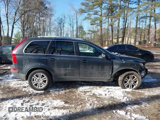 2010 Volvo XC90 I6 with VIN YV4982CZ5A1550406, listed as a IAAI auction lot 41390023 with 205,774 mi miles and . Bid and sale history available at carsss.com. Image 13.