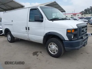 2008 Ford Econoline Cargo Commercial z VIN 1FTNE14W88DA02336, wystawiony jako IAAI lot #42325033 z przebiegiem 196 923 mil mil oraz . Historia ofert i sprzedaży dostępna na DreamBid. Obrazek 1.