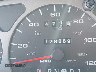 2003 Ford Taurus z VIN 1FAHP59U83A234246, wystawiony jako IAAI lot #41975597 z przebiegiem 178 869 mil mil oraz . Historia ofert i sprzedaży dostępna na DreamBid. Obrazek 15.