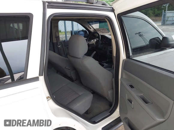 2006 Jeep Grand Cherokee Laredo with VIN 1J4GR48K46C172163, listed as a IAAI auction lot 42727664 with 147,603 mi miles and . Bid and sale history available at DreamBid. Image 8.