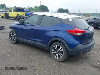 2018 Nissan Kicks SV с VIN 3N1CP5CU0JL529427, выставлен на аукционе IAAI как лот 42115277 с пробегом 65 377 миль миль и . История ставок и продаж доступна на DreamBid. Изображение 3.