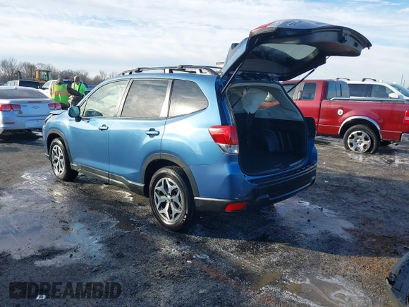 2024 Subaru Forester Premium with VIN JF2SKACC8RH516301, listed as a IAAI auction lot 41297281 with 10,340 mi miles. Bid and sale history available at carsss.com. Image 3.