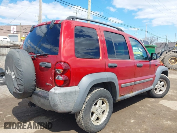 2007 Jeep Liberty Sport with VIN 1J4GL48K47W712628, listed as a IAAI auction lot 42018928 with 176,326 mi miles. Bid and sale history available at carsss.com. Image 4.
