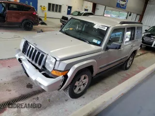 2008 Jeep Commander Sport z VIN 1J8HG48N88C130990, wystawiony jako Copart lot #56923305 z przebiegiem 177 941 mil mil oraz Szkoda całkowita • Salvage title. Historia ofert i sprzedaży dostępna na DreamBid. Obrazek 1.
