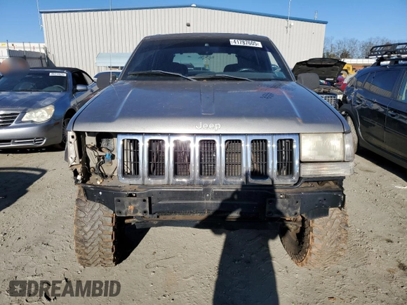 1998 Jeep Grand Cherokee Laredo with VIN 1J4GZ58S5WC295461, listed as a Copart auction lot 41787605 with 185,801 mi miles and Salvage Title. Bid and sale history available at carsss.com. Image 5.