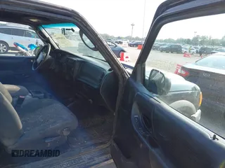2002 Ford Ranger XL Fleet with VIN 1FTZR45E32PA69946, listed as a IAAI auction lot 42669950 with 129,089 mi miles and . Bid and sale history available at DreamBid. Image 5.