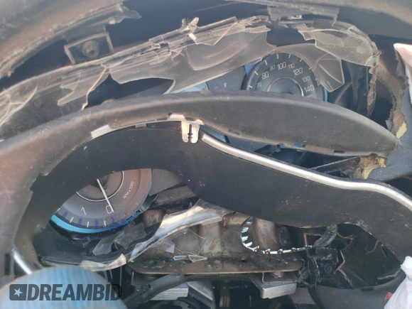 2015 Chrysler 200 Limited with VIN 1C3CCCAB7FN752008, listed as a Copart auction lot 62221583 with Not Provided miles and Salvage Title. Bid and sale history available at carsss.com. Image 9.