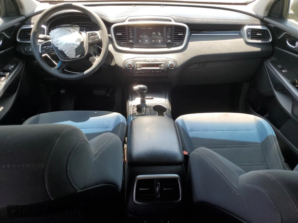 2019 Kia Sorento LX with VIN 5XYPGDA5XKG469637, listed as a Copart auction lot 61475445 with 129,864 mi miles and Clean title. Bid and sale history available at DreamBid. Image 8.