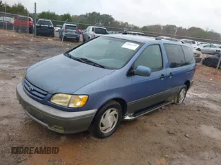 2001 Toyota Sienna LE with VIN 4T3ZF13C21U339020, listed as a IAAI auction lot 40836689 with 157,677 mi miles. Bid and sale history available at carsss.com. Image 2.