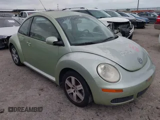 2006 Volkswagen New Beetle Coupe with VIN 3VWPW31CX6M416079, listed as a IAAI auction lot 42100000 with 108,268 mi miles. Bid and sale history available at carsss.com. Image 6.