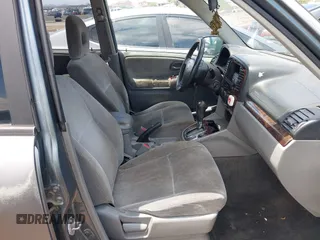 2005 Suzuki XL7 LX z VIN JS3TX92V854104789, wystawiony jako IAAI lot #42361230 z przebiegiem 137 468 mil mil oraz . Historia ofert i sprzedaży dostępna na DreamBid. Obrazek 5.