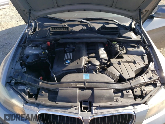 2011 BMW 3 Series 328i with VIN WBAUT9C52BA191581, listed as a Copart auction lot 82901954 with 164,378 mi miles and Clean title. Bid and sale history available at DreamBid. Image 11.