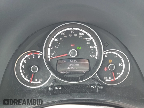 2015 Volkswagen Beetle Fleet Edition z VIN 3VWF17AT8FM656779, wystawiony jako Copart lot #60291145 z przebiegiem 42 850 mil mil oraz Szkoda całkowita • Salvage title. Historia ofert i sprzedaży dostępna na DreamBid. Obrazek 9.