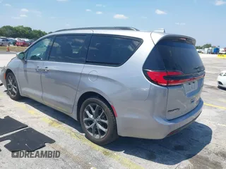2021 Chrysler Pacifica Touring L with VIN 2C4RC1BG3MR591256, listed as a IAAI auction lot 42062406 with 58,117 mi miles and . Bid and sale history available at DreamBid. Image 3.