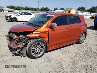 2008 Scion xD z VIN JTKKU10488J029993, wystawiony jako Copart lot #59208695 z przebiegiem 268 601 mil mil oraz Szkody całkowita. Historia ofert i sprzedaży dostępna na DreamBid. Obrazek 1.