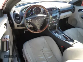 2006 Mercedes-Benz SLK 280 с VIN WDBWK54F86F123663, выставлен на аукционе Copart как лот 49742365 с пробегом 207 744 миль миль и Списание • Salvage title. История ставок и продаж доступна на DreamBid. Изображение 8.