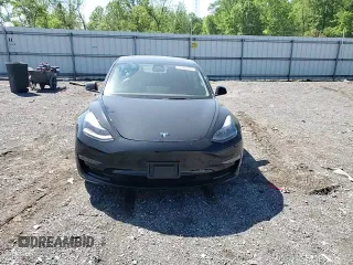 2023 Tesla Model 3 z VIN 5YJ3E1EA1PF547070, wystawiony jako Copart lot #55793205 z przebiegiem 38 591 mil mil oraz Szkoda całkowita • Salvage title. Historia ofert i sprzedaży dostępna na DreamBid. Obrazek 13.