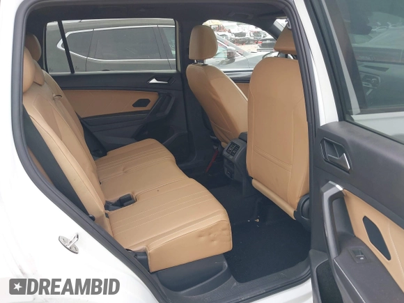 2024 Volkswagen Tiguan SE R-Line Black z VIN 3VV8B7AXXRM105318, wystawiony jako IAAI lot #42343677 z przebiegiem 20 569 mil mil oraz . Historia ofert i sprzedaży dostępna na DreamBid. Obrazek 8.