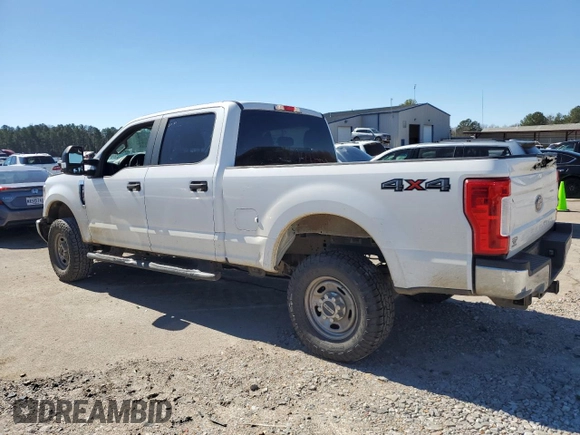 2018 Ford Super Duty F-250 SRW XL with VIN 1FT7W2B67JEB63260, listed as a Copart auction lot 46824805 with 128,347 mi miles and Salvage Title. Bid and sale history available at carsss.com. Image 2.