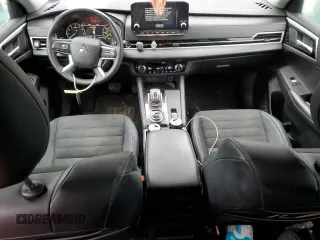 2023 Mitsubishi Outlander SE z VIN JA4J4UA82PZ051018, wystawiony jako Copart lot #47072425 z przebiegiem 20 974 mil mil oraz Szkoda całkowita • Salvage title. Historia ofert i sprzedaży dostępna na DreamBid. Obrazek 8.