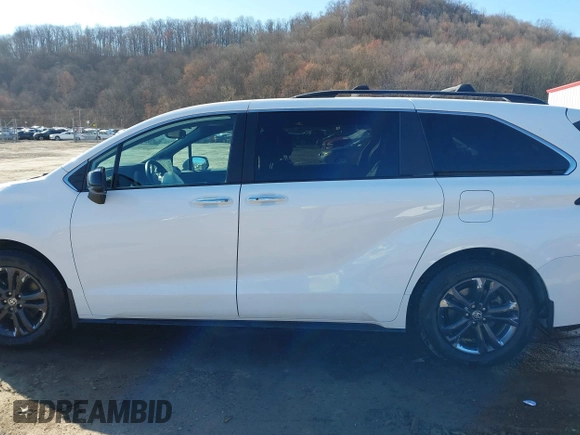 2024 Toyota Sienna XSE z VIN 5TDDSKFC6RS127029, wystawiony jako IAAI lot #41890462 z przebiegiem 36 947 mil mil oraz . Historia ofert i sprzedaży dostępna na DreamBid. Obrazek 15.