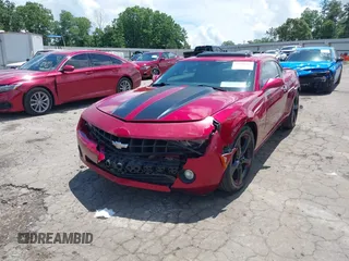 2013 Chevrolet Camaro LT z VIN 2G1FB1E39D9141179, wystawiony jako IAAI lot #42251362 z przebiegiem 135 433 mil mil oraz . Historia ofert i sprzedaży dostępna na DreamBid. Obrazek 17.