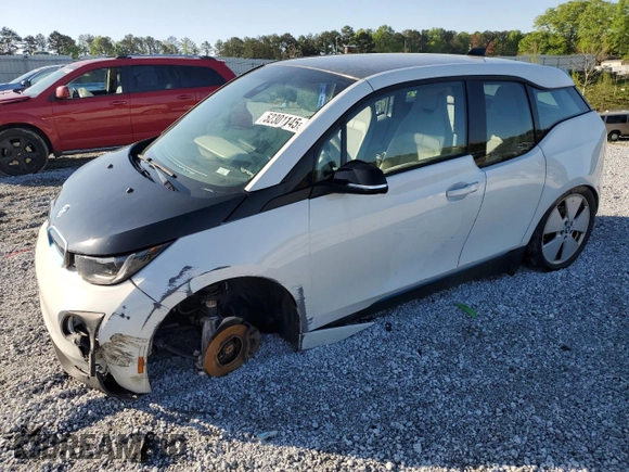 2015 BMW i3 with VIN WBY1Z4C53FV501645, listed as a Copart auction lot 52301145 with 61,740 mi miles and Salvage title. Bid and sale history available at DreamBid. Image 1.
