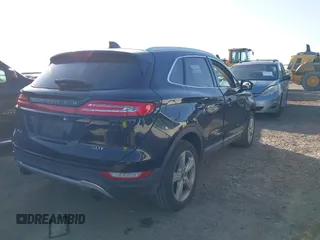 2017 Lincoln MKC Premiere z VIN 5LMCJ1C96HUL33651, wystawiony jako IAAI lot #41999911 z przebiegiem 114 723 mil mil oraz . Historia ofert i sprzedaży dostępna na DreamBid. Obrazek 4.