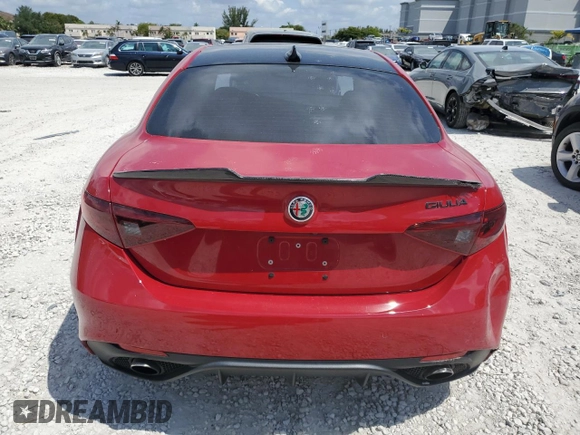 2018 Alfa Romeo Giulia z VIN ZARFAEBN6J7597215, wystawiony jako Copart lot #53338845 z przebiegiem 55 130 mil mil oraz Szkoda całkowita • Salvage title. Historia ofert i sprzedaży dostępna na DreamBid. Obrazek 6.