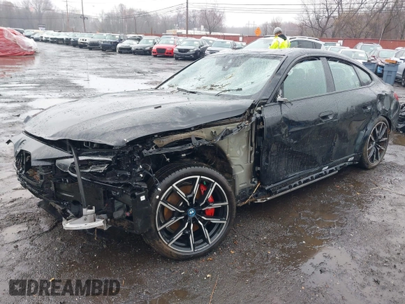 2024 BMW i4 M50 z VIN WBY33AW00RFS06591, wystawiony jako IAAI lot #41863252 z przebiegiem 15 260 mil mil oraz . Historia ofert i sprzedaży dostępna na DreamBid. Obrazek 2.